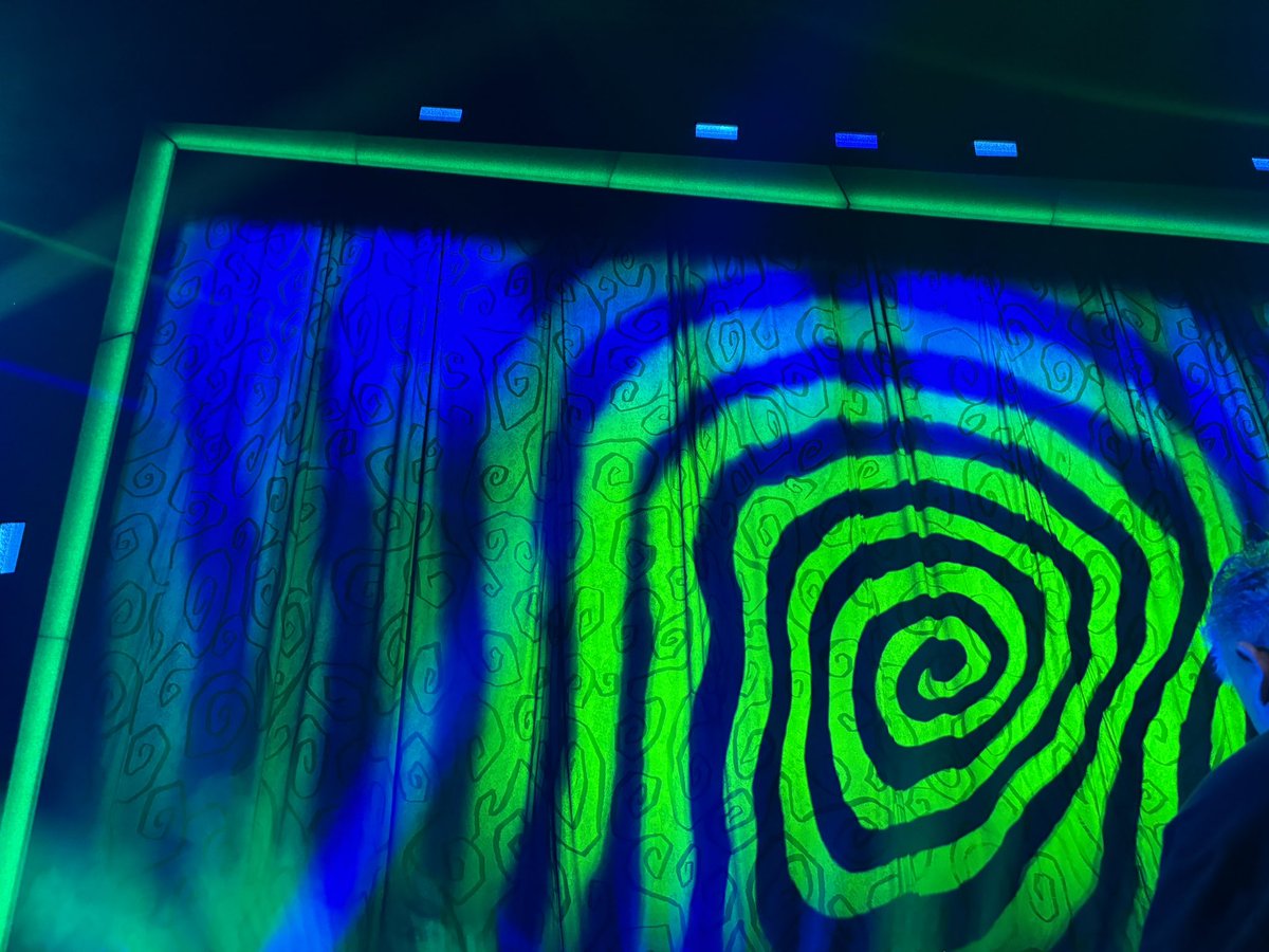 Lisa_Marie_68's tweet photo. Me, sister and the kids went to see Beetlejuice on stage.
The sand worm was a little too quick for me to fully capture at the end.
If you need a laugh go and watch it 🪲🧃 
The audience wore some amazing costumes too. https://t.co/1BWkX2osB9