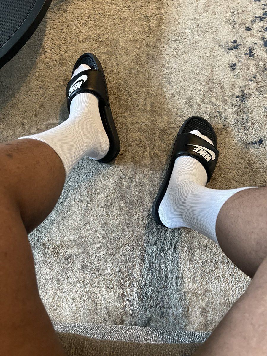 blacksocksguy's tweet photo. https://t.co/BYOZCPec9f