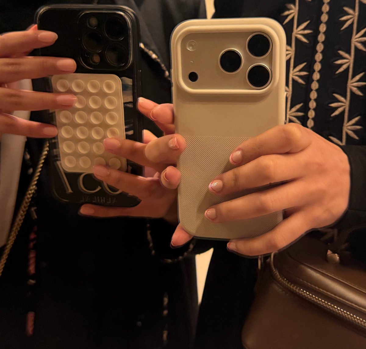 ide1l's tweet photo. Date nalis💅🏻💓 https://t.co/RHtCBwVIao