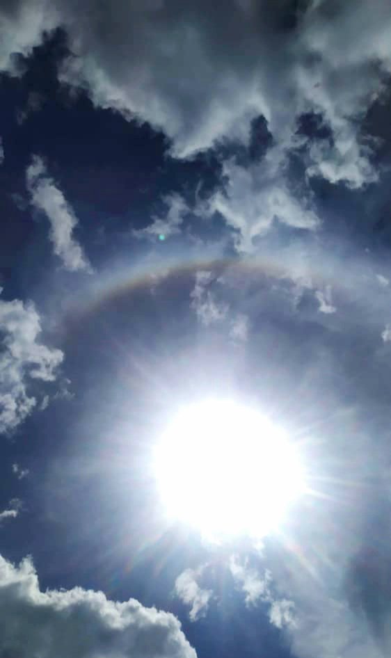 brossamadoz's tweet photo. HALO SOLAR.
Halo solar de 22° reportado en Mitón, Estado Trujillo, Venezuela. Por Damaris Durán. Jueves 17 de Septiembre de 2026. Entre las 2:37pm y 3:07pm.
#HaloSolar
#Trujillo
#Mitón
#Halo https://t.co/xJ72YdPOq8