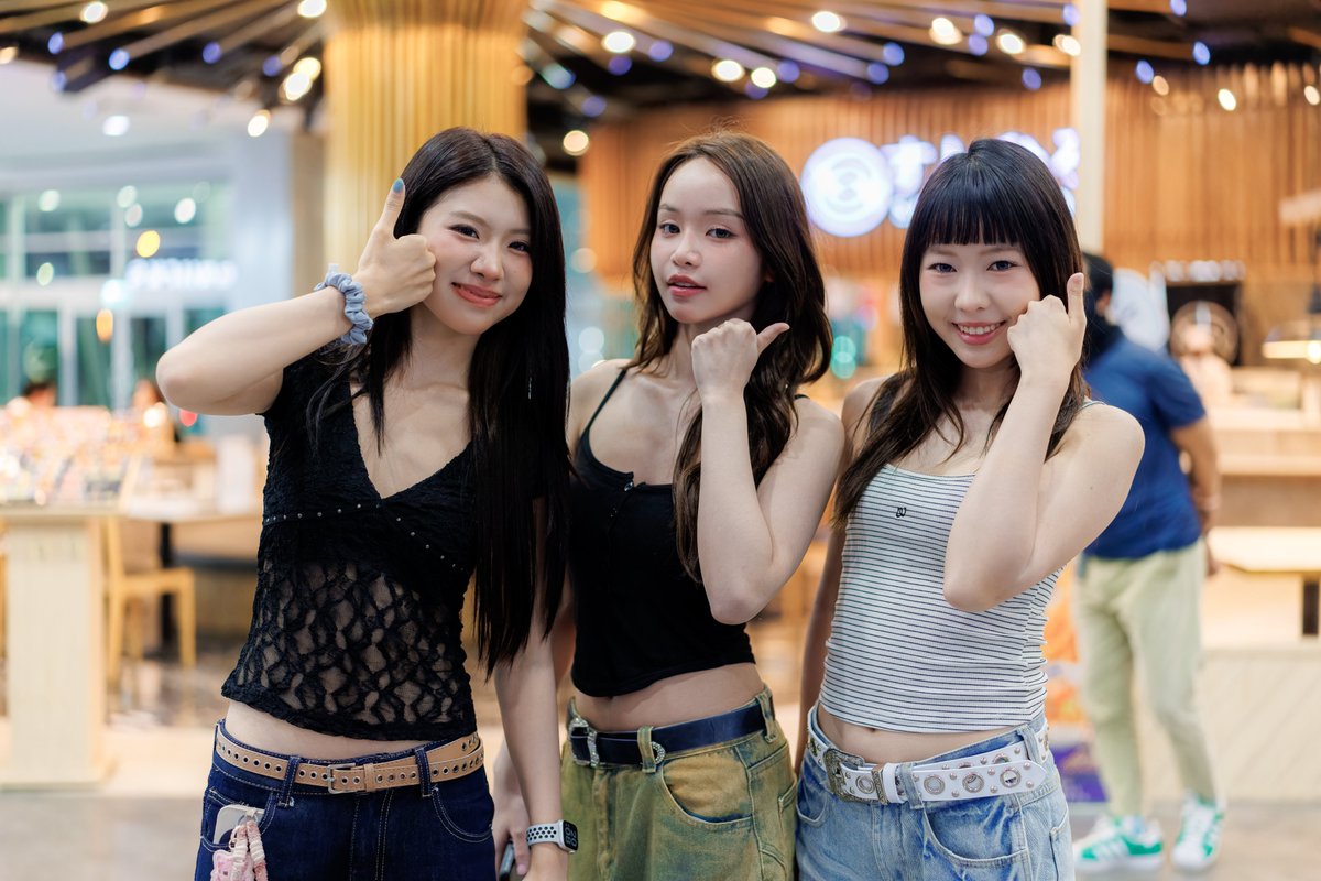 fota_j's tweet photo. รักพวกอ้วงงง🩷🫠

#BaitoeyWizzle #AngieWizzle #PlengWizzle
#Wizzleth #MizNightClub #BRIQ #RSMUSIC https://t.co/ibtMJRNhRk