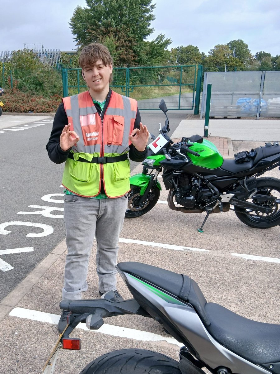 ApexMCT's tweet photo. Kayden with his Mod2 plus Taha and Phia completing their CBT π https://t.co/duS4GBVShH