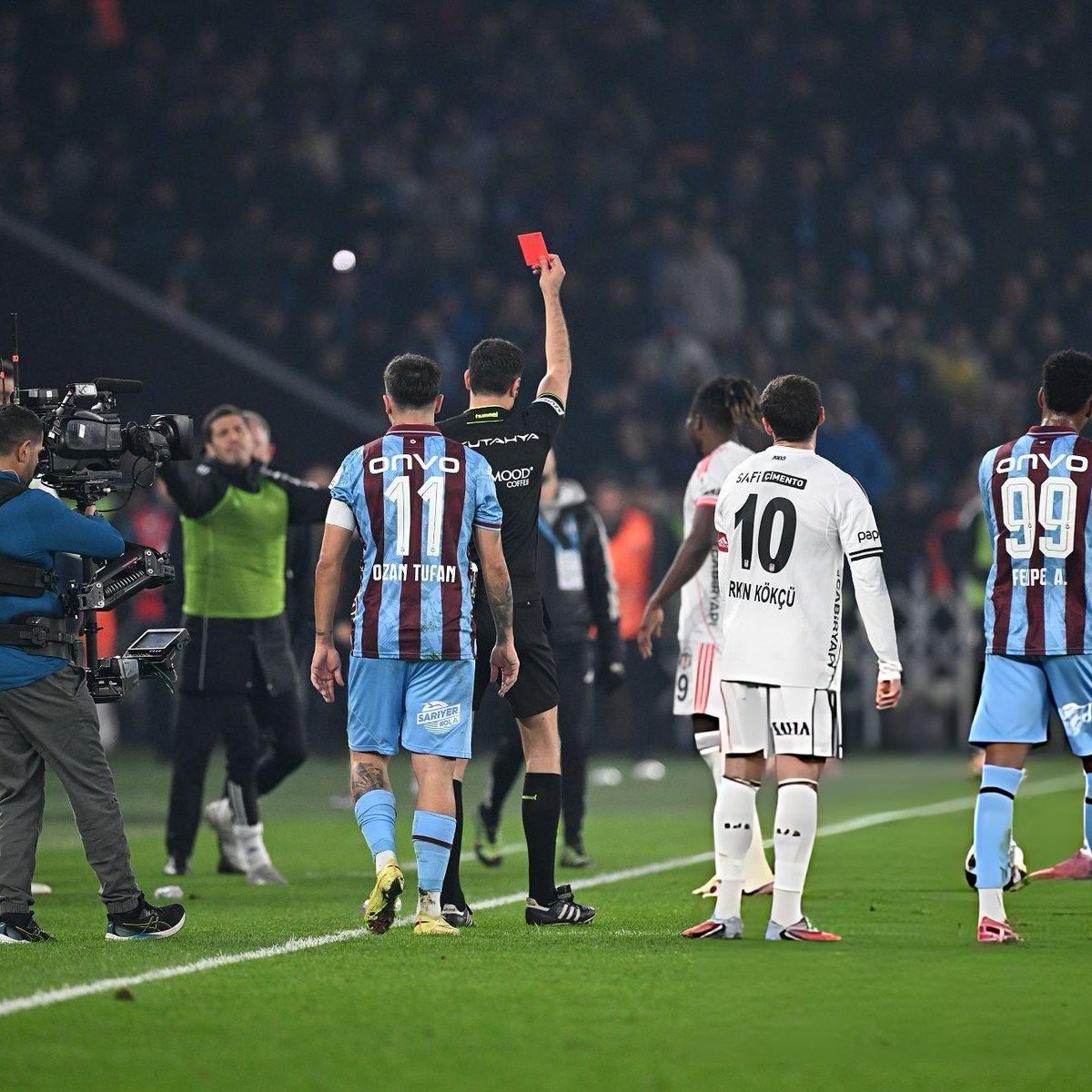 kartalfeed's tweet photo. Beşiktaş taraftarı, #AdilOlŞansalan etiketiyle Türkiye gündemine girdi. https://t.co/KTXXmoSQZd