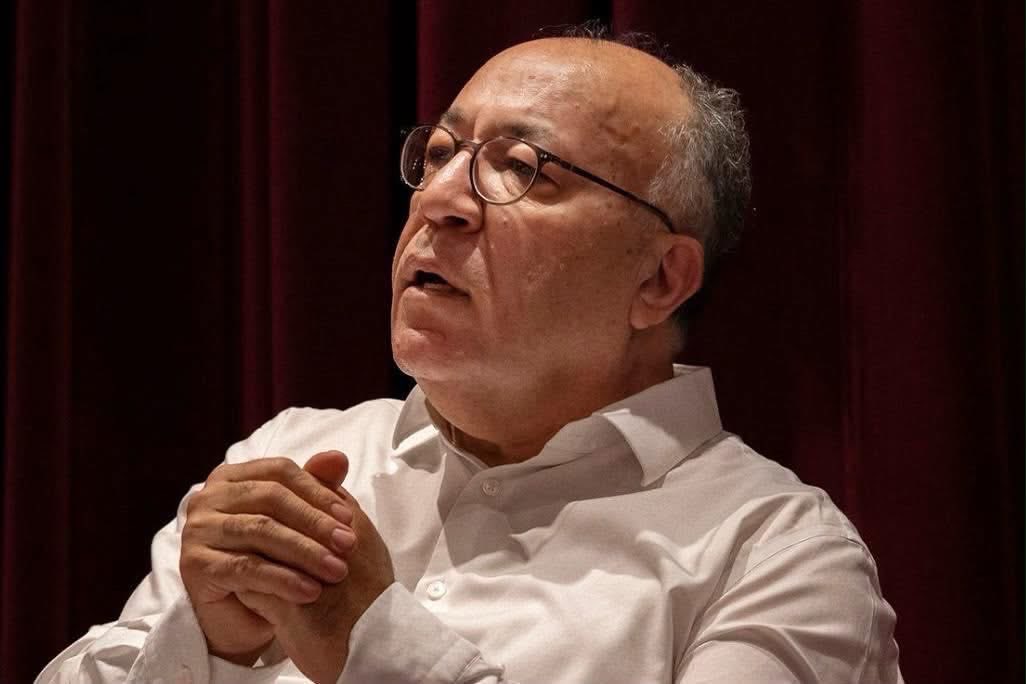 Mehmet_Genc59's tweet photo. Ârifin gönlüne doğan, 
âlimin dilinde bilgi olur; 
muhakkikin varlığında ise tahakkuk eder.
Âlim hakikati bilir, 
ârif hakikati tadar; 
muhakkik hakikatle hâllenir. https://t.co/pY1nQM9vh8