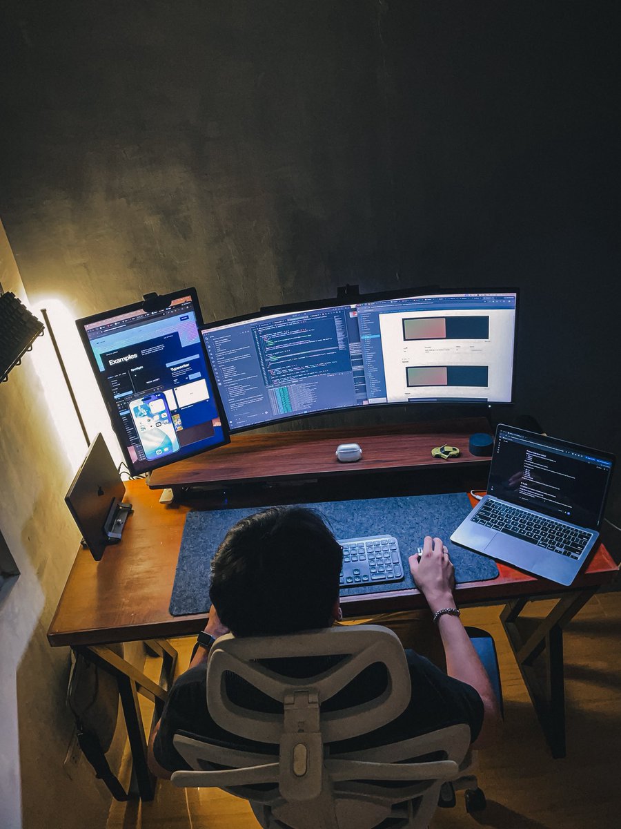 danielnebreja29's tweet photo. 9 AM to 12 AM, this is a workspace - but after that, it becomes a playground 💯

#softwareengineer https://t.co/IZwByLI9O3