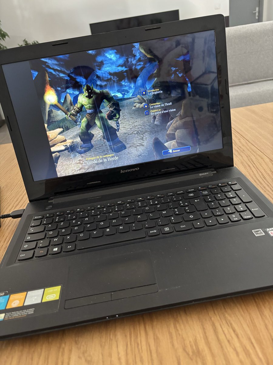 hades0641's tweet photo. Petite séquence nostalgie avec ces 2 perles. J’ai ressorti le vieux portable avec lecteur cd 💿. https://t.co/BBBOx5xEUw