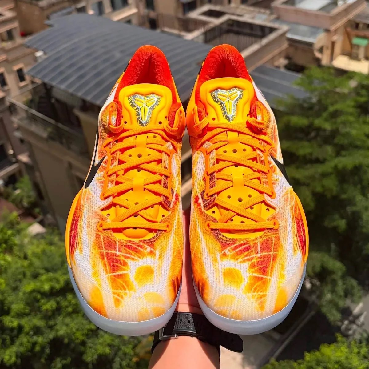 JustFreshKicks's tweet photo. Nike Kobe 8 Protro "Shanghai Fireworks" 🎇

• November 11th
• $200 https://t.co/7bO8FAUJBm