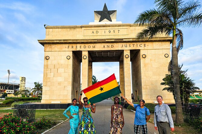GH_Sir3's tweet photo. Accra is the capital of Ghana, on the Atlantic coast of West Africa. Kwame Nkrumah Memorial Park honors Ghana’s first president, who helped lead the country to independence. Popular seafront spots Labadi Beach and Kokrobite Beach.
#VisitGhana https://t.co/0MO6QzwvyW