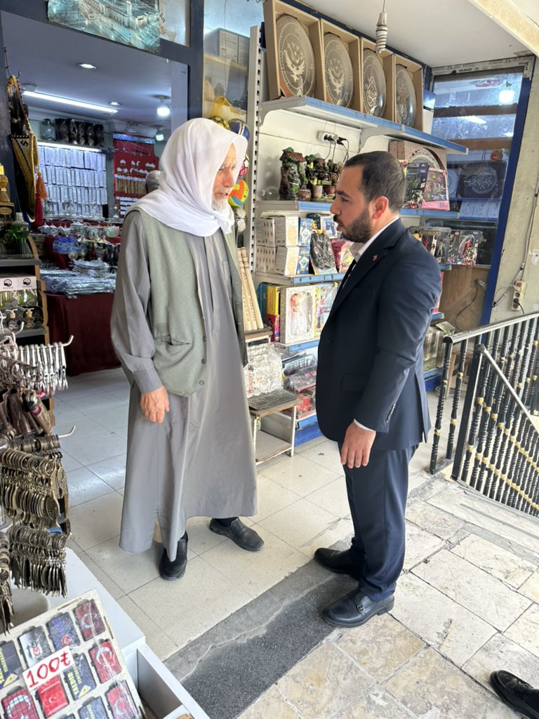 abdurrahimtoru's tweet photo. Eyyübiye’de kıymetli esnaflarımızı ziyaret ederek gönül gönüle, samimi sohbetlerde bulunduk. Bu vesileyle Fors ailesini de ziyaret ettik.

Emekleriyle şehrimizin bereketine değer katan tüm esnaflarımıza hayırlı işler, bereketli ve bol kazançlar diliyorum. https://t.co/xsvb1btSEp