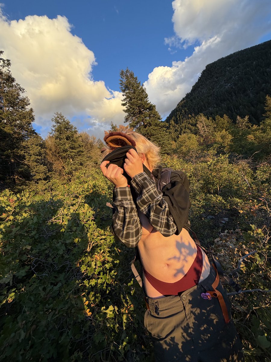 Neon_Spade2185's tweet photo. Casual Hiking activities~
#furry #yiff #mursuit #nsfw https://t.co/mCvUCmydQz