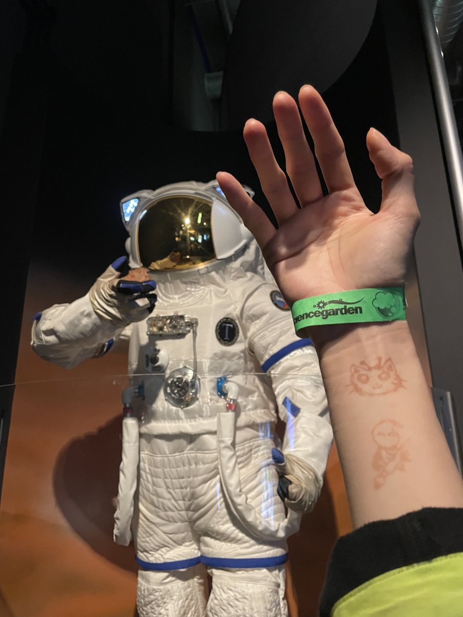 Kesedica's tweet photo. Ready to meet fellow stagelights, pupals and bullies at VeXpo tomorrow! Enjoy some nice displays from the Birmingham science museum :) #Netherling #pupals #hakkito #xochiart #Inkpire https://t.co/8d8N0AUzLu
