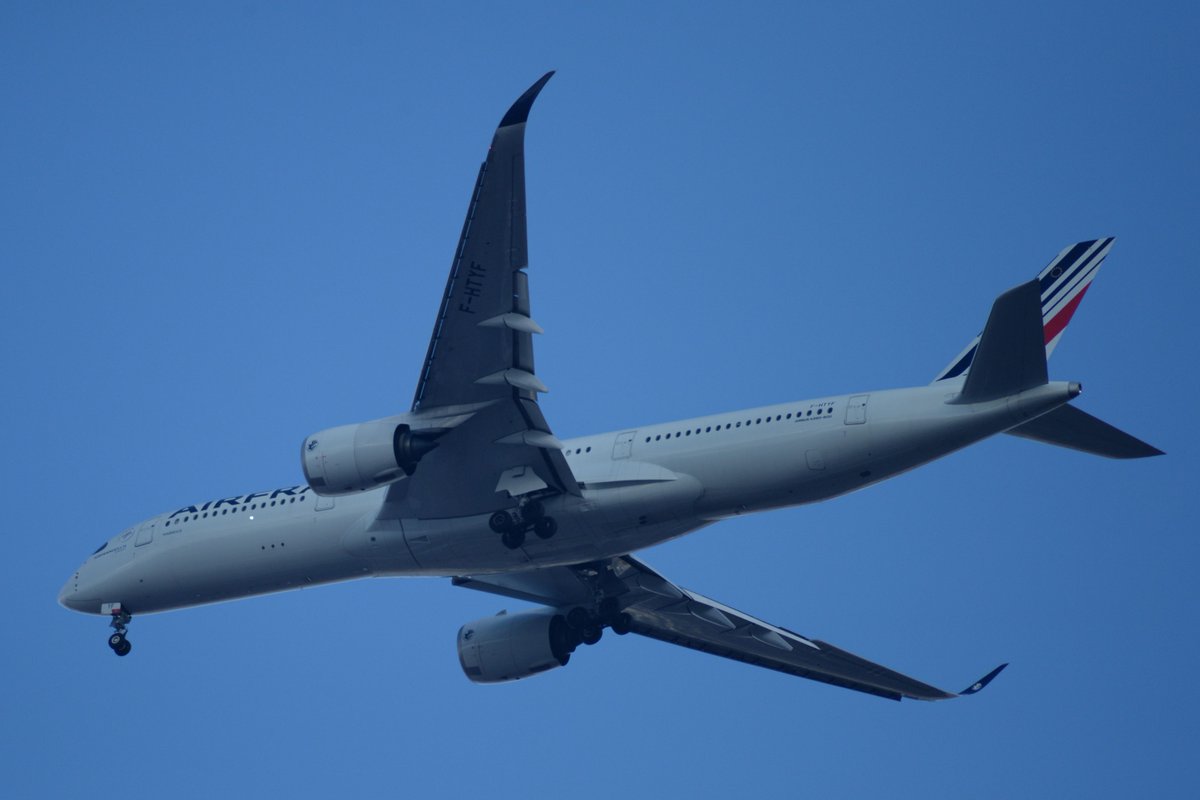 Observador20152's tweet photo. Airbus A350-941, Air France
300mm, f/5.6, 1/2500s, ISO 640, -0.3EV
#NikonDf #PlaneSpotting #Narvarte #CDMX #IShootManual 📷 https://t.co/o3jNr7x243
