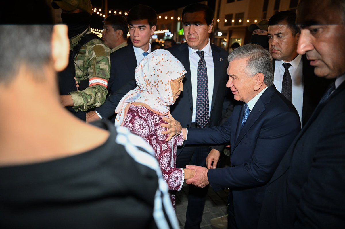 president_uz's tweet photo. President Shavkat #Mirziyoyev walked along a renovated street in #Nukus and spoke with locals.

The renovation has created a comfortable environment for residents and visitors while supporting local businesses and creating new jobs. https://t.co/8IfVak0l14