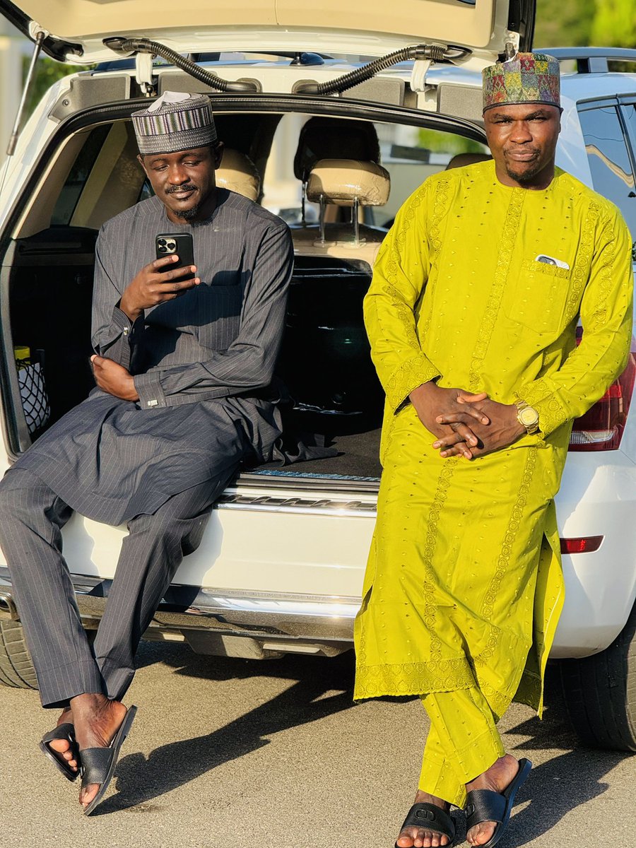 idrismahadii's tweet photo. Your cap vendor. https://t.co/GLyDzeI0xU