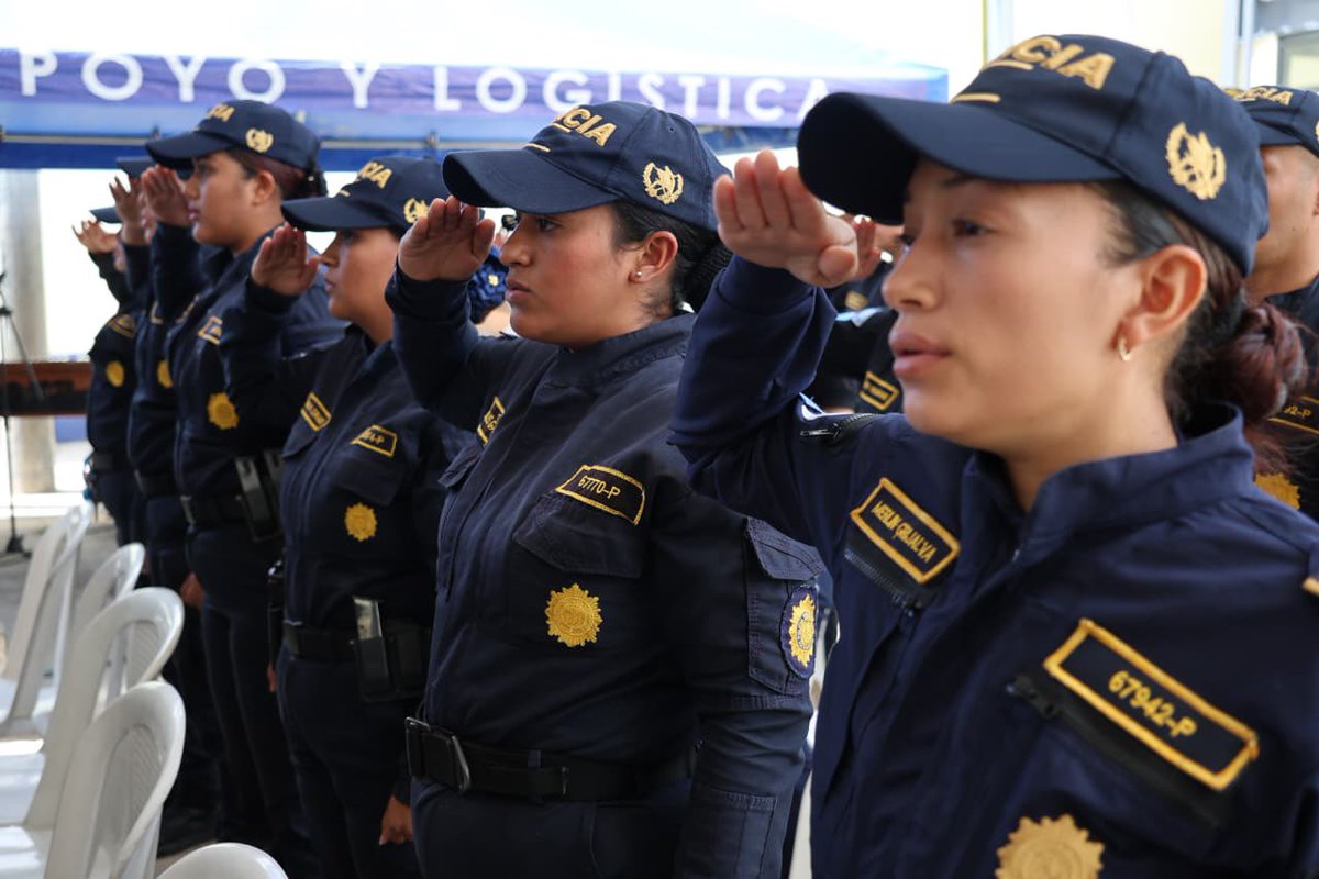 mingobguate's tweet photo. El Ministro Villeda destacó que es fundamental que los policías de servicio cuenten con instalaciones adecuadas para descansar después de una jornada, y recuperar fuerzas para continuar ejecutando acciones de seguridad en beneficio de la población jutiapaneca. https://t.co/xx4HdYyaeC
