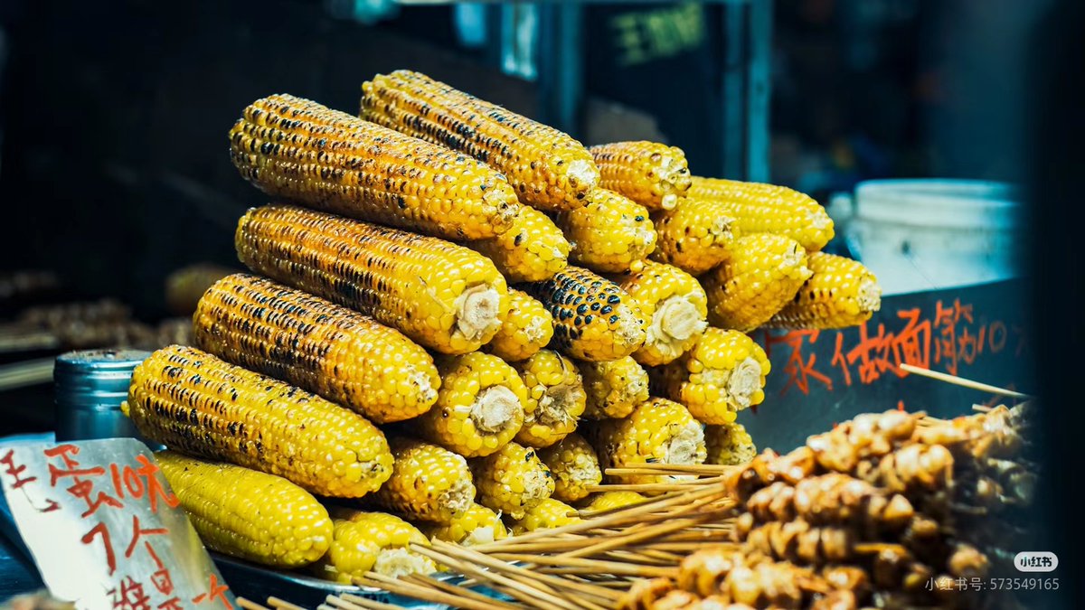 Skaton23's tweet photo. Craving late-night vibes This grilled corn slathered with chili butter and lime is the perfect on-the-go street snack https://t.co/Ohiq6MA6fX