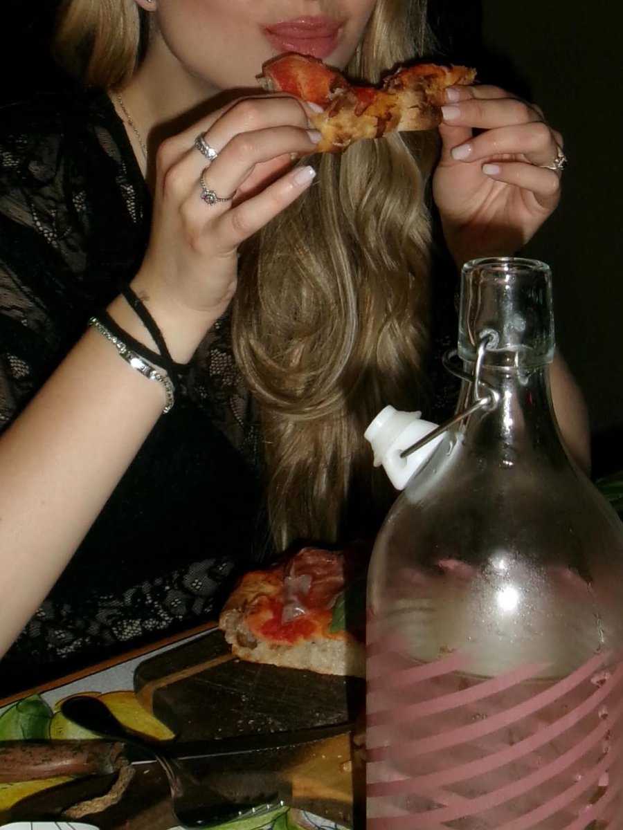 Cco1896's tweet photo. tasty🍕 https://t.co/a4H8TFOZIH