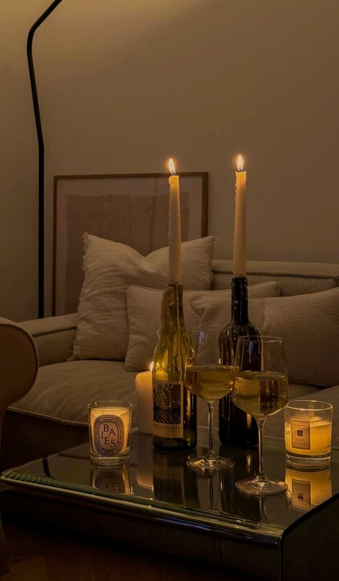 athenavoit's tweet photo. 📍𝗟𝘂𝗺𝗶𝗻𝗮𝗿𝗮 𝗖𝗼-𝗥𝗲𝘀𝗶𝗱𝗲𝗻𝗰𝘆 𝗨𝗻𝗶𝘁 𝟭𝟴
  | 01.20 WIB

Midnight movie sesh and someone falling asleep. https://t.co/SLG8bxfPM3