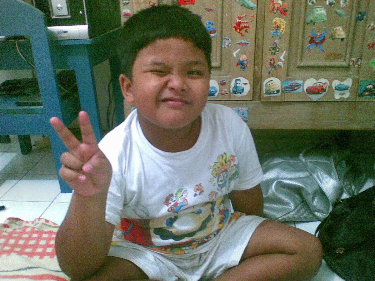 fatchiggaaaaa's tweet photo. Jd dewasa gaenak ege dudeee, mau jd kecil lg dah https://t.co/NdrwHUoWTX
