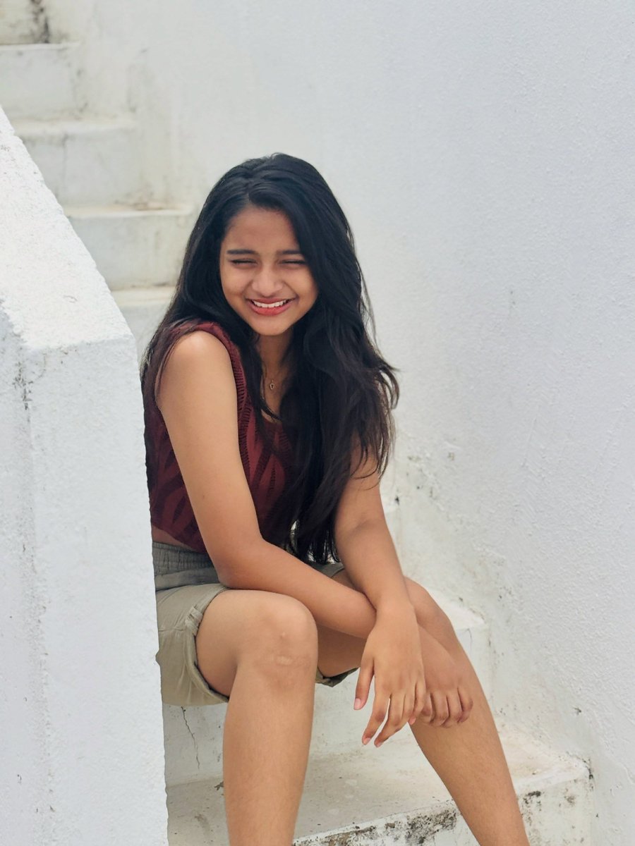 randomboi03's tweet photo. Last post pathutu ellaru riya yaruku kekkuringa its riya (riya manoj) my fav  now i revealed.. Soon she rule all x gooners https://t.co/MXxaEHcL0f