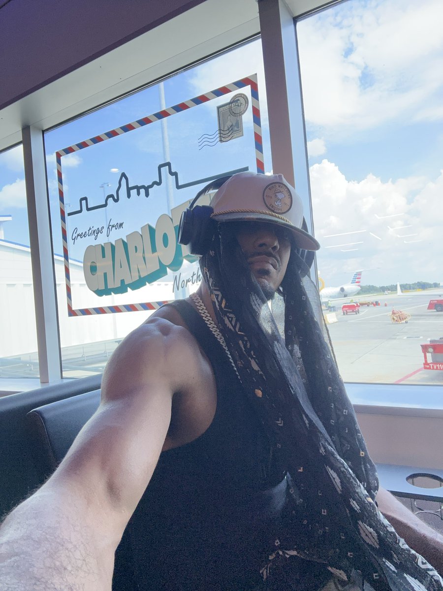 ARealFoxx's tweet photo. Versace face curtains got me duckin all the lurkers‼️ 
#ARFOX https://t.co/IwifDiVtV8