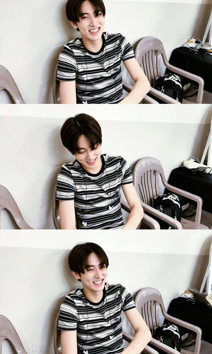 eomseaniee's tweet photo. pretty boy with his pretty dimples (｡◠‿◠｡) https://t.co/FRasVHoFss
