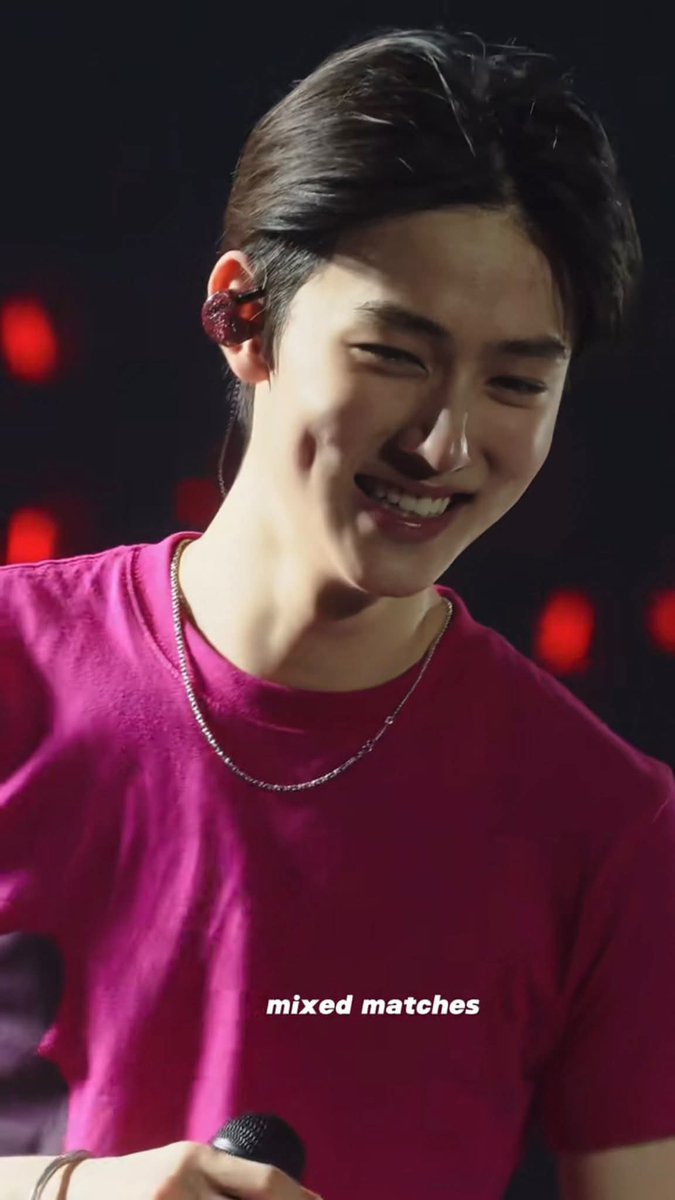 eomseaniee's tweet photo. pretty boy with his pretty dimples (｡◠‿◠｡) https://t.co/FRasVHoFss