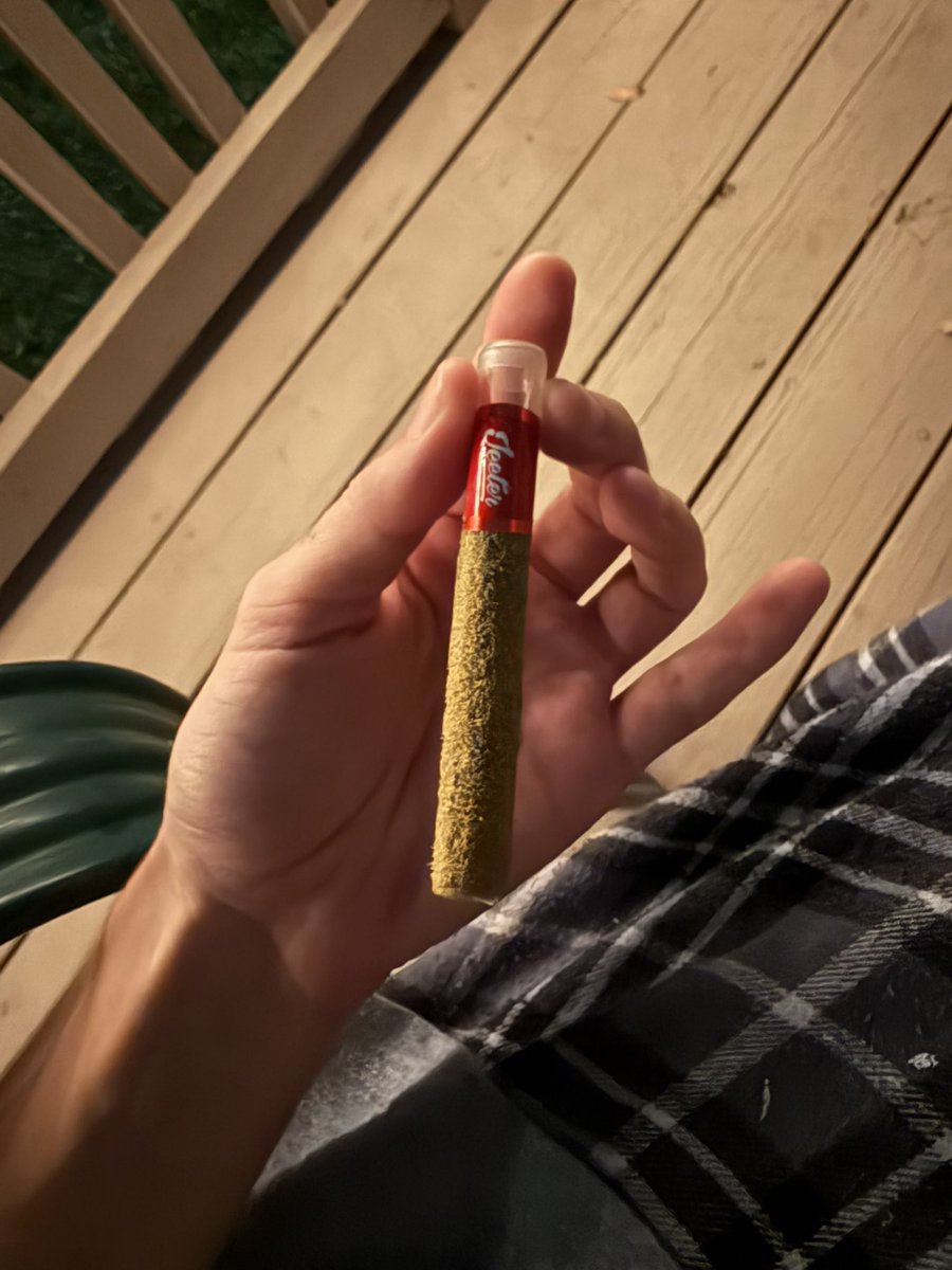 stonerpupp's tweet photo. yum https://t.co/XFGjOloliM