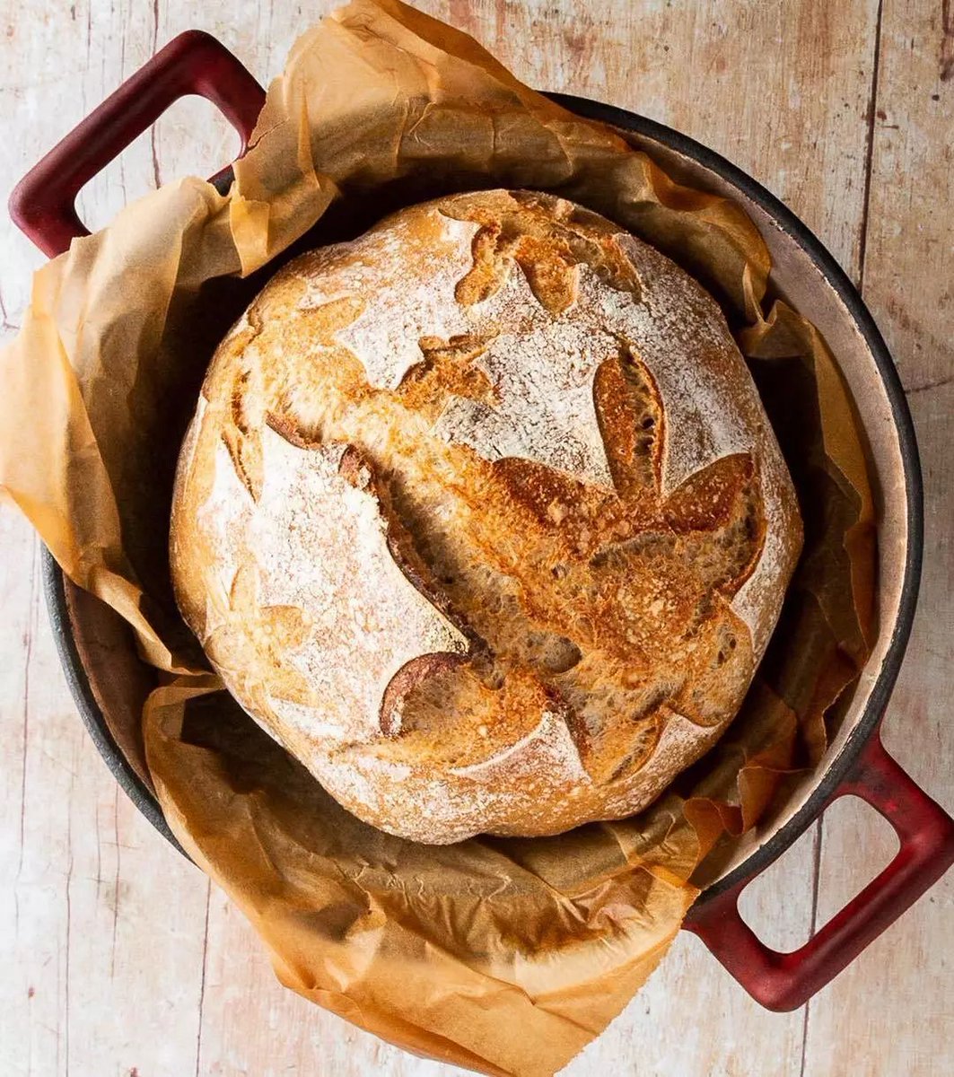 hyogu59's tweet photo. Just made my first sourdough loaf! The crust is perfectly crispy and the crumb is so airy  Nothing beats the warm, homemade smell filling the kitchen tonight!， https://t.co/XwqEIh2ge4
