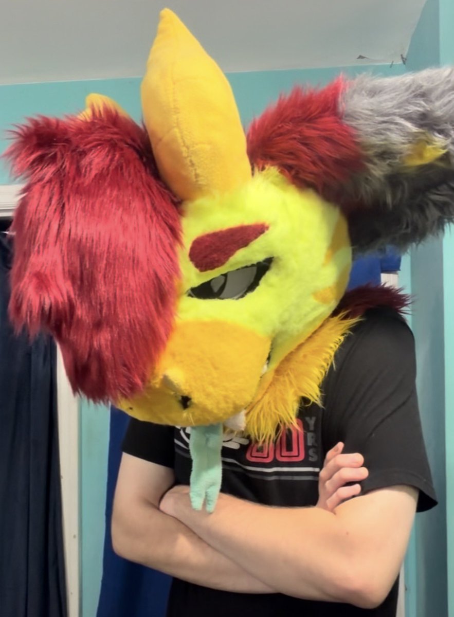 alexiderg_'s tweet photo. Bleh angy 

Happy second #fursuitfriday ! https://t.co/IxURbA2XiB
