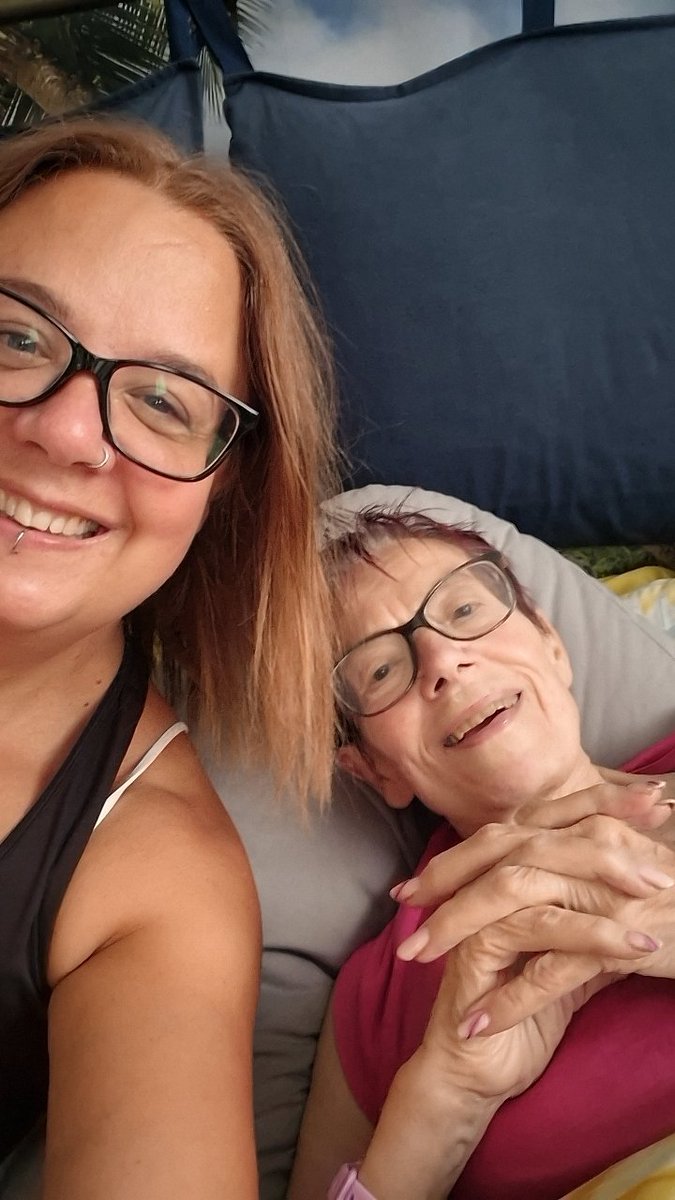 Hannah_23xox's tweet photo. Her one wish was that her brain was to be donated to #Parkinsons research. Today her wish was granted, I got the call saying the donation was successful. I'm so proud of her. Rip mum ๐ #BrainDonor https://t.co/ti2XdRmcg1