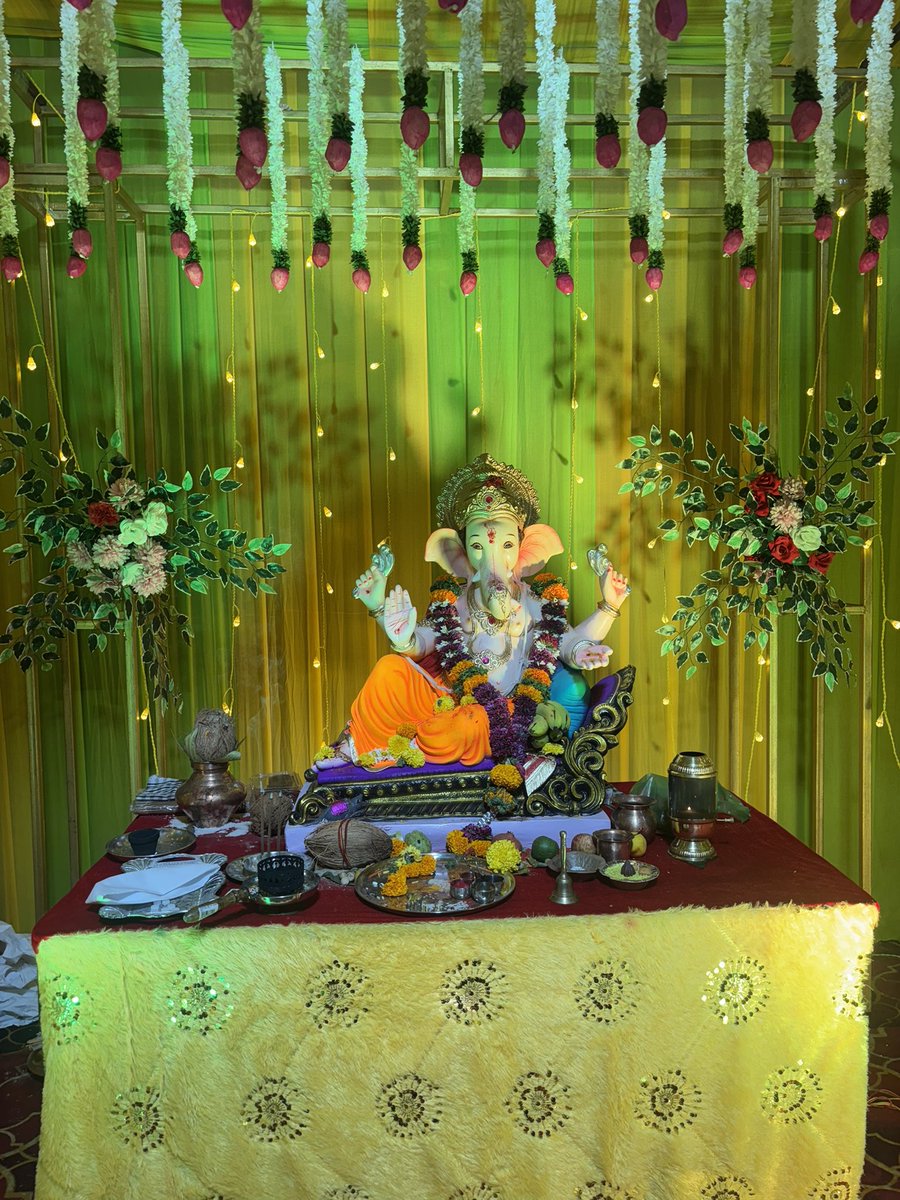 mahikaa101's tweet photo. Pandal hopping 🫶 https://t.co/QVO9W71K20