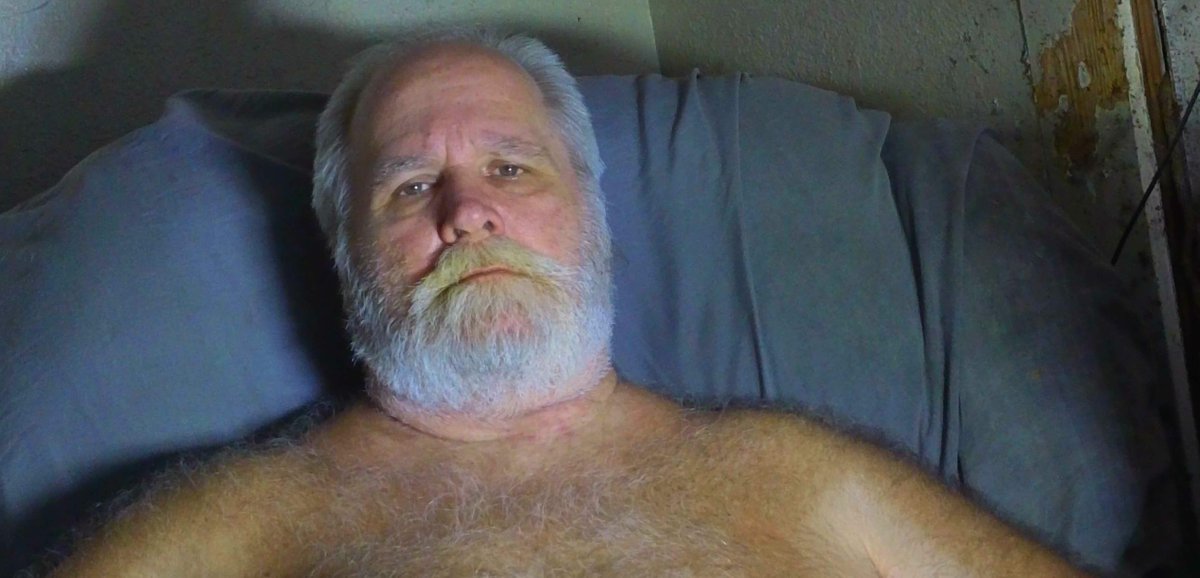 PappaDave1962's tweet photo. Getting uglier by the day LOL  

#Pappa #Daddy #OldMan #Bi #Horny #Lonely #handicapped #SilverDaddy #GreyHair #Beard #Fat #Chubby #OldMan #mature #60plus #grandpa https://t.co/ojqzTj5dyU
