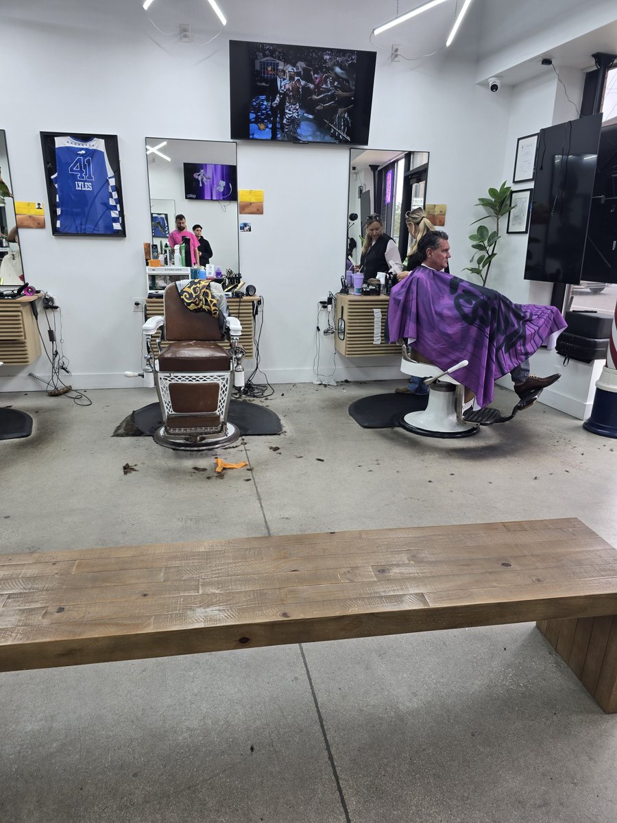 SeanRossSapp's tweet photo. My barbershop is watching....WWF In Your House from 1996? https://t.co/lrdu4kT4qF