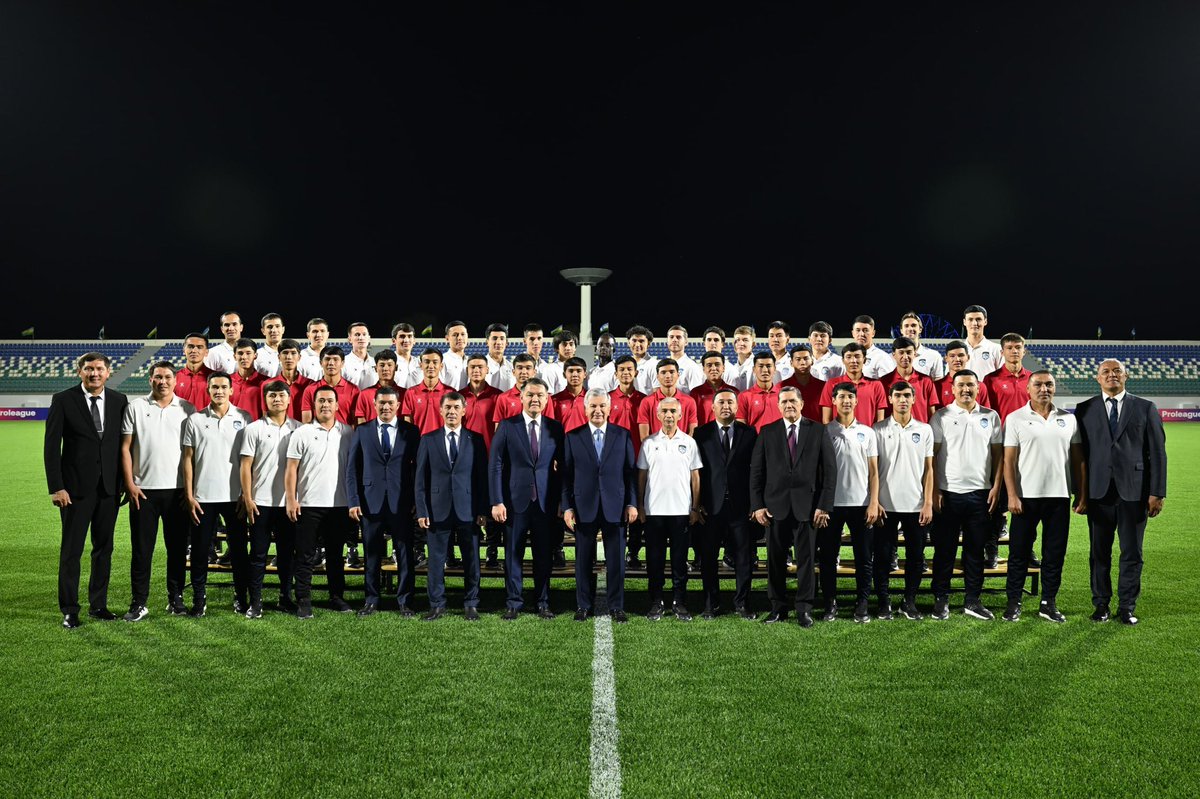 president_uz's tweet photo. President Shavkat #Mirziyoyev toured the reconstructed Turon Stadium in #Nukus. 

The 12,000-seat complex offers modern conditions for football and provides facilities for athletics, boxing and taekwondo.

The President also spoke with young athletes and posed for a photo with them.