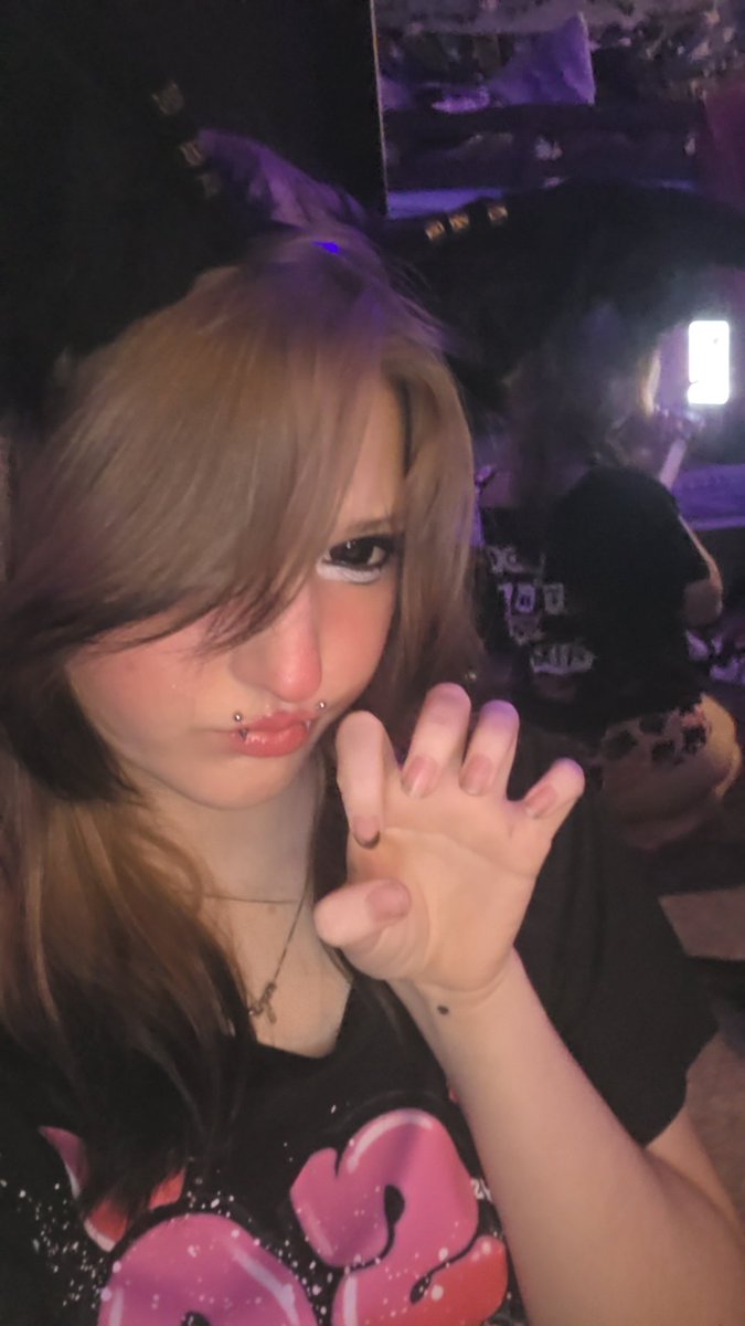 KittyKattzo's tweet photo. bored and broke, who wants to fix those? 

selling • arrangements • attention for $$$

dms open for serious inquiries only ~ :3 
#nsfwtwt #sugarbaby #sellingcontent #buyingcontent #secretseller https://t.co/OH0Fvubacy