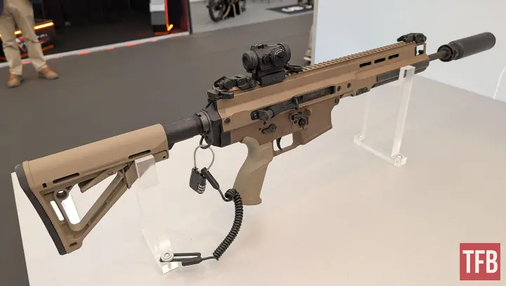 historicfirearm's tweet photo. DVD2026: First Look at the FN ARKA
Another #DVD26 piece up at @firearmblog 👇
https://t.co/mSnHzwi3CB
#SALW #ARKA https://t.co/7dCKdGFgnH