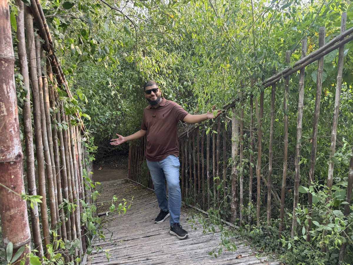 Aamirflix's tweet photo. Karachi mein traffic se door ek aisi hidden jagah jahan sirf haryali aur sukoon hai! 🌴✨
Location, entry timings aur poori details ke liye vlog dekhein:
🎥 https://t.co/wzFWJTwJyV
LIKE &amp; RETWEET zaroor karein! 🔔

#AamirFlix  #trending #Exploring #NatureLovers #Urbanforest https://t.co/cdhZg86cy6