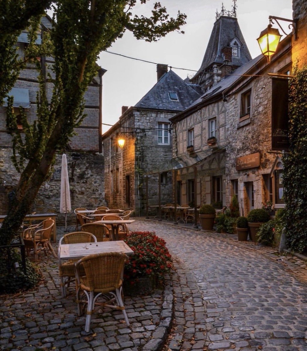 SharonEChen's tweet photo. Happy Weekend! 
Ghent https://t.co/soY0QPvz0G