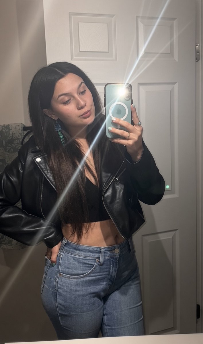 bleachedgoner's tweet photo. Trib and send them to her insta and take her pics share them with whoever and post her anywhere you want. Her Snapchat is *boucher.05* more pics on my pinned post https://t.co/ZSXhgdrld6