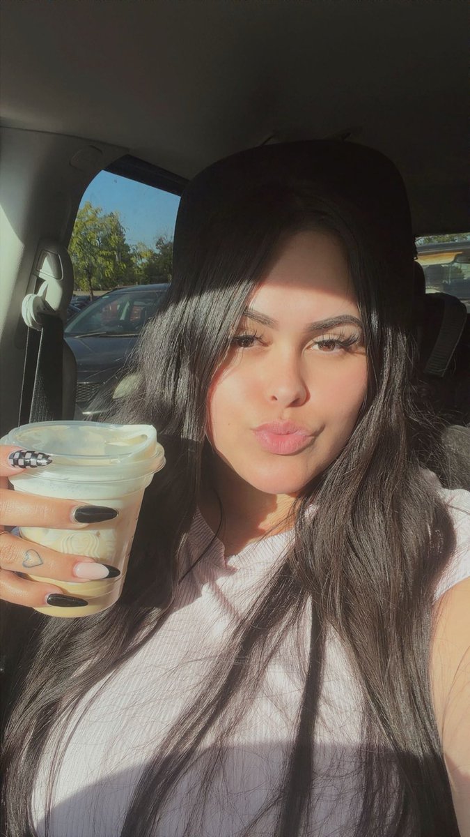 Kayybb2's tweet photo. Never paying for starbies again 😈😌✨ https://t.co/DG5VtsvdBd
