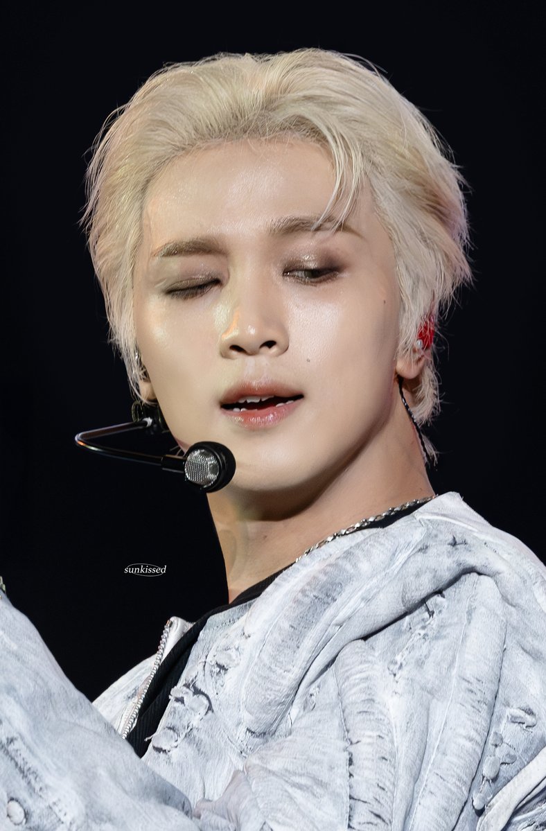 full_sunkissed6's tweet photo. 260918 THE REDLINE
#해찬 #HAECHAN https://t.co/yxWHqf5iRg