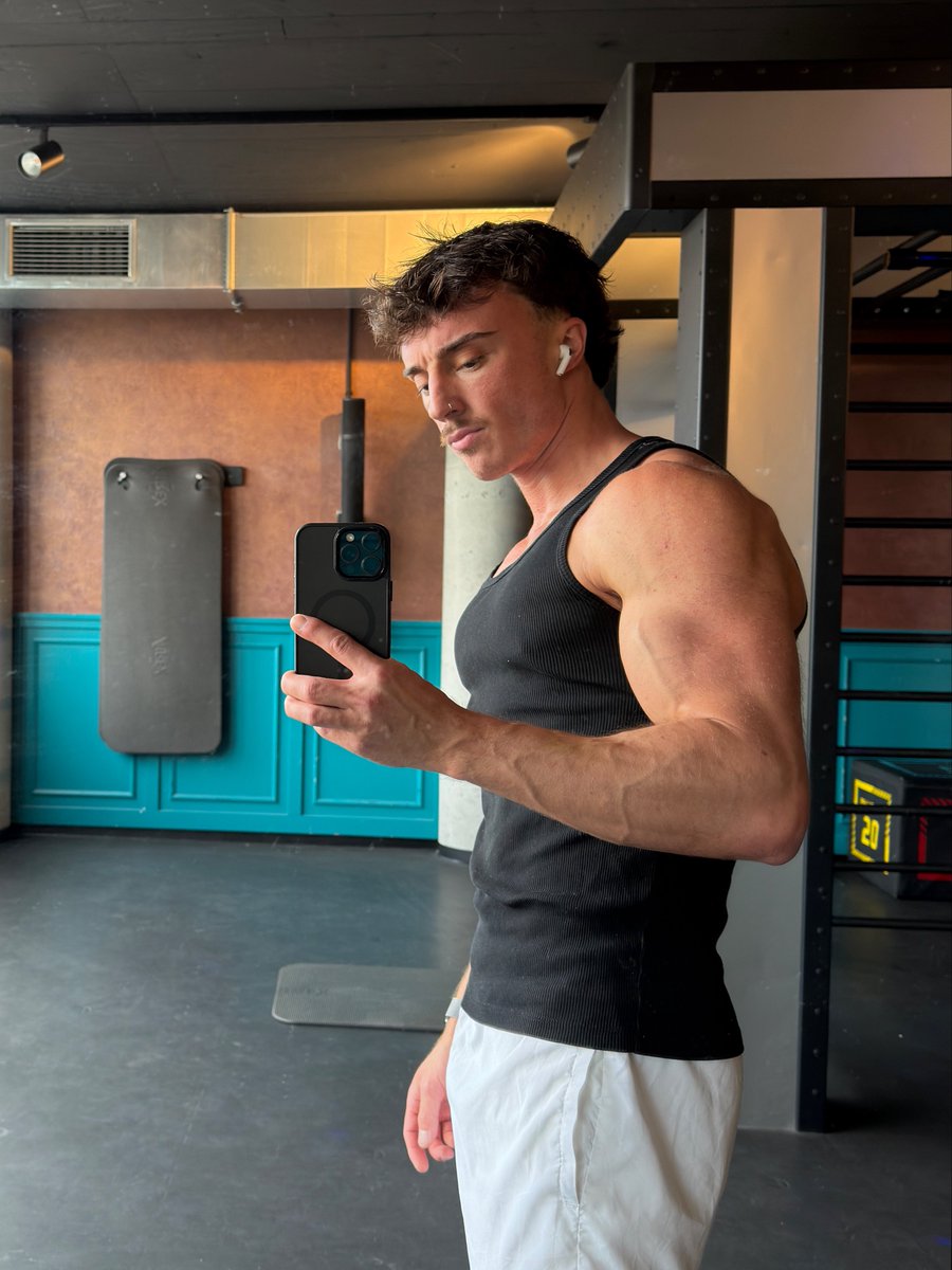 notleoryder's tweet photo. Who likes biceps? https://t.co/WGolStO4iF