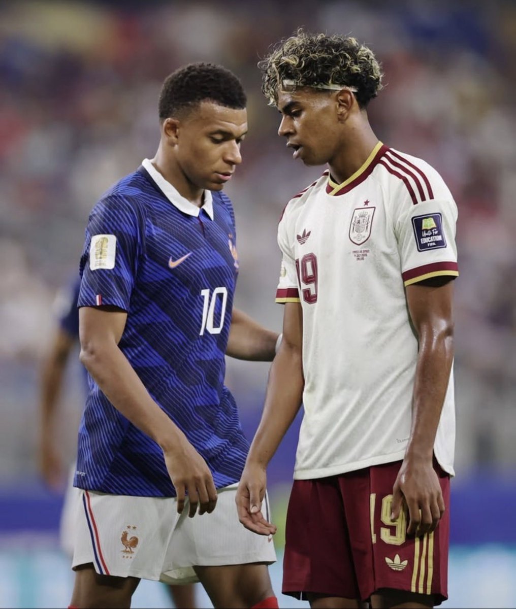 MamecheikhWade3's tweet photo. TWO FAVORITES TO WIN THE BALLON D’OR #MbappéBallonDor2026 #Mbappé #lamineyamal https://t.co/qfOjmzJWbX