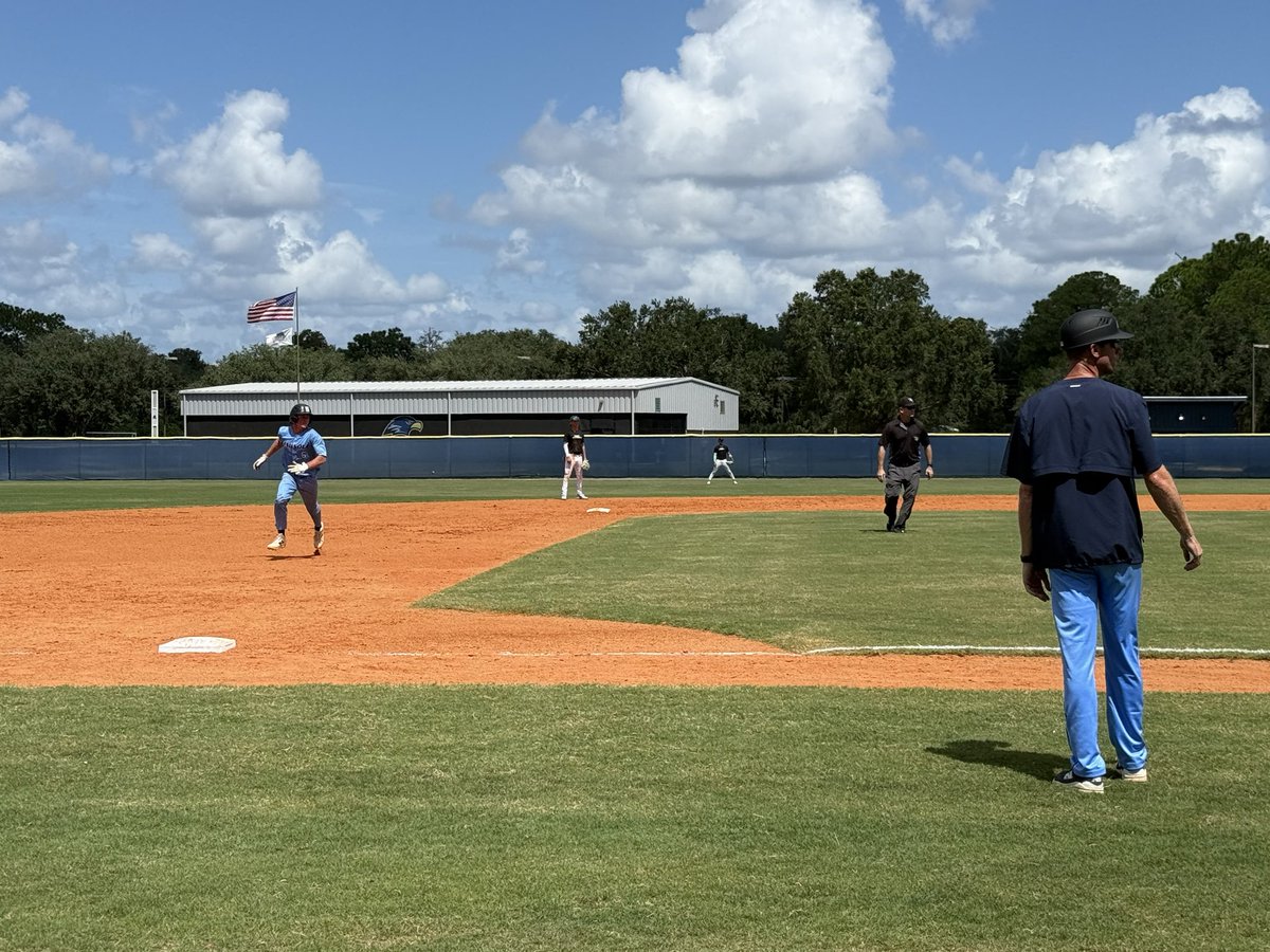 SSC_Raiders's tweet photo. Beautiful day for the ball park. @SSC_Baseball has their first home fall ball game today under sunny skies and new leadership with @b_rinard at the helm leading the Raiders.
#WeSoarTogether
#ProtectTheNest
#WingsUpTalonsOut https://t.co/5D8H81ACfq