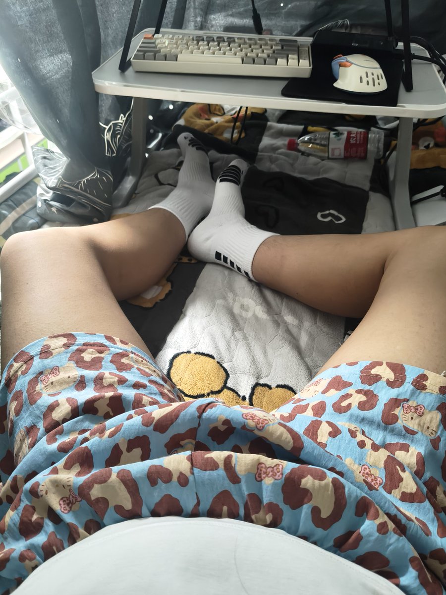 sqxd_2005's tweet photo. 来帮爸爸舔舔 https://t.co/eKE6R5EMZO