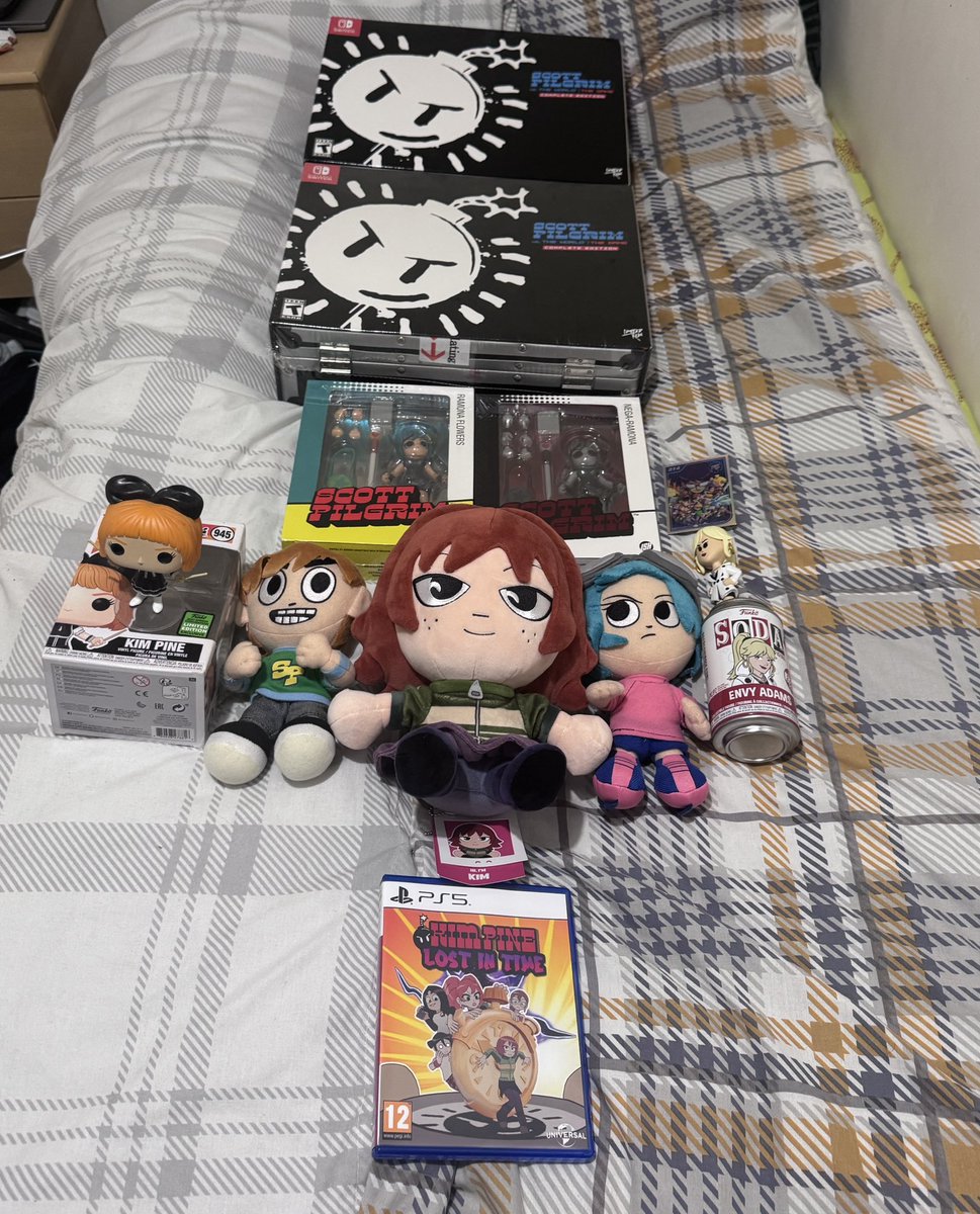 mr_illustr4tion's tweet photo. It may be a small collection, but it’s a mighty collection!
#scottpilgrim https://t.co/NQ1BPmPpWy