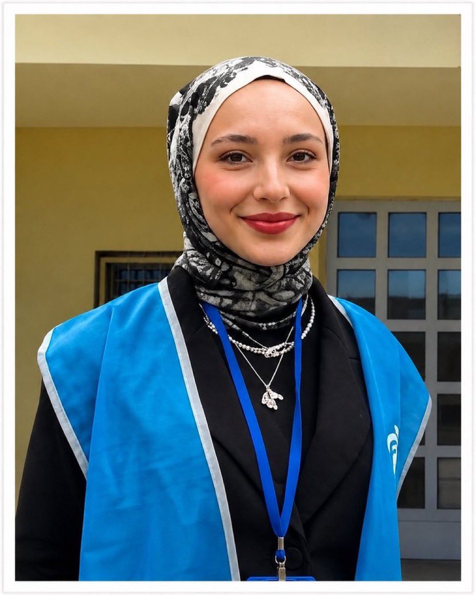 avcemilcck__198's tweet photo. Üniversite öğrencisi Meryem Yılmaz, ileri derece skolyoz hastası ve sırtında 22 tane vidayla yaşıyor. 

Bu ağır hastalığına rağmen Haziran ayından beri cezaevinde tutuklu. Belki yargılama sonunda beraat edecek. 

Tutukluluk bir tedbirdir. Meryem Yılmaz derhal tahliye edilmelidir! https://t.co/72heM0r1gA