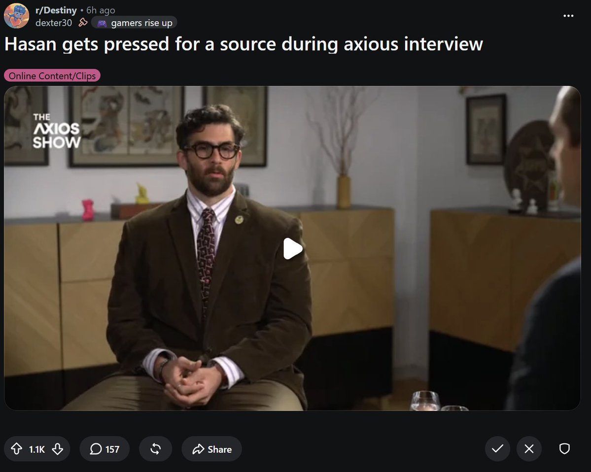 TheOmniLiberal's tweet photo. This guy is getting "pressed" during /slightly/ critical interviews, claiming he paved the whole streamer -> political commentator path "on his own", meanwhile I was debating Shapiro/Peterson/Finkelstein while he was watching entire seasons of 90 Day Fiance on his stream. 😭😭😭 lil bro stick to react vids