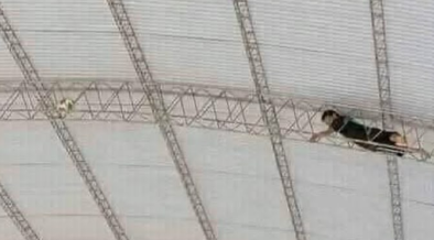 ElMichalito's tweet photo. El profesor: Chicos hoy no hay futbol porque no hay pelota

El alumno que repitió 5 veces: https://t.co/HZj7kteVsL